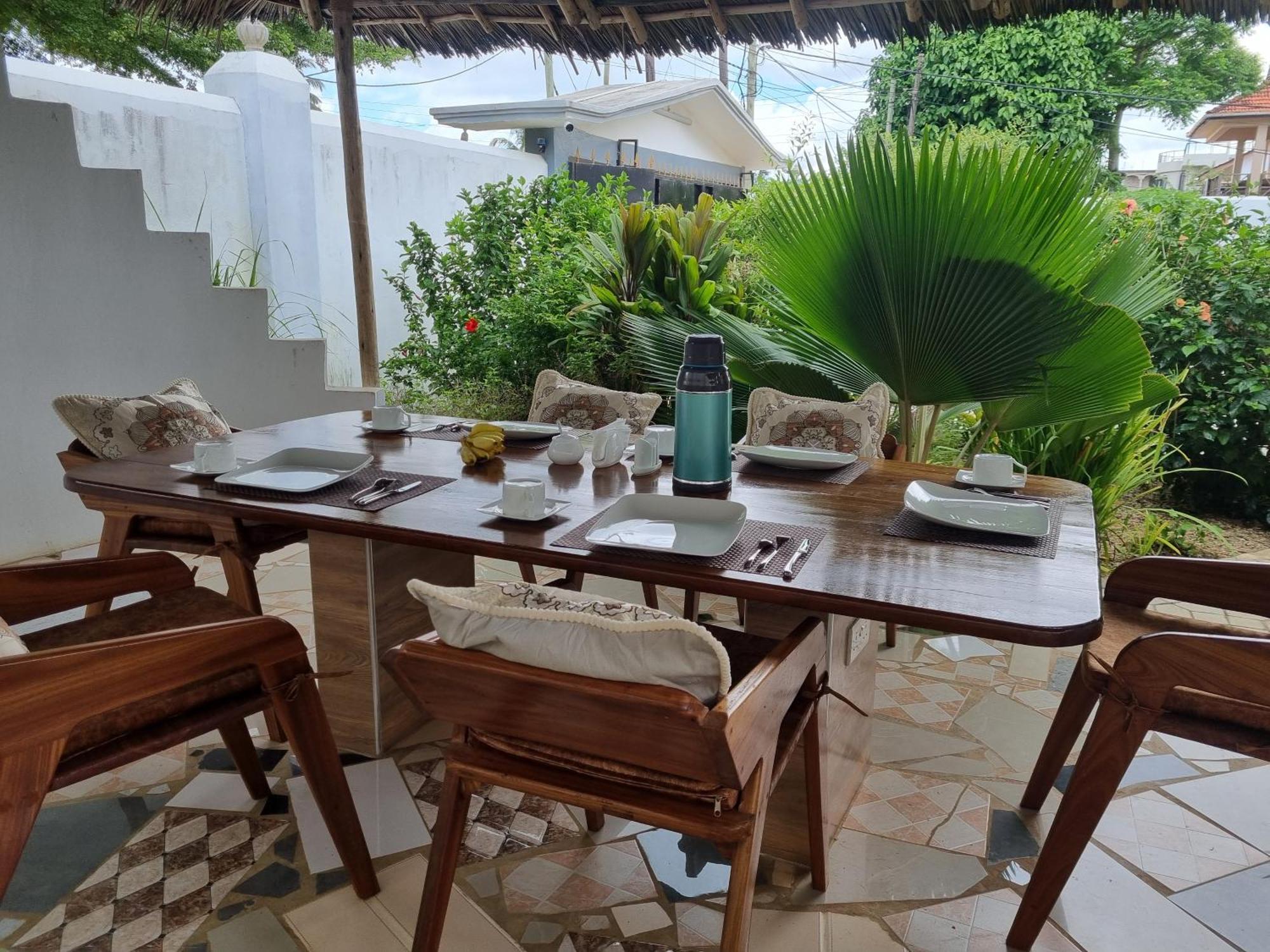64 Zenj House Luxury Airport B&B Mbweni Exterior foto