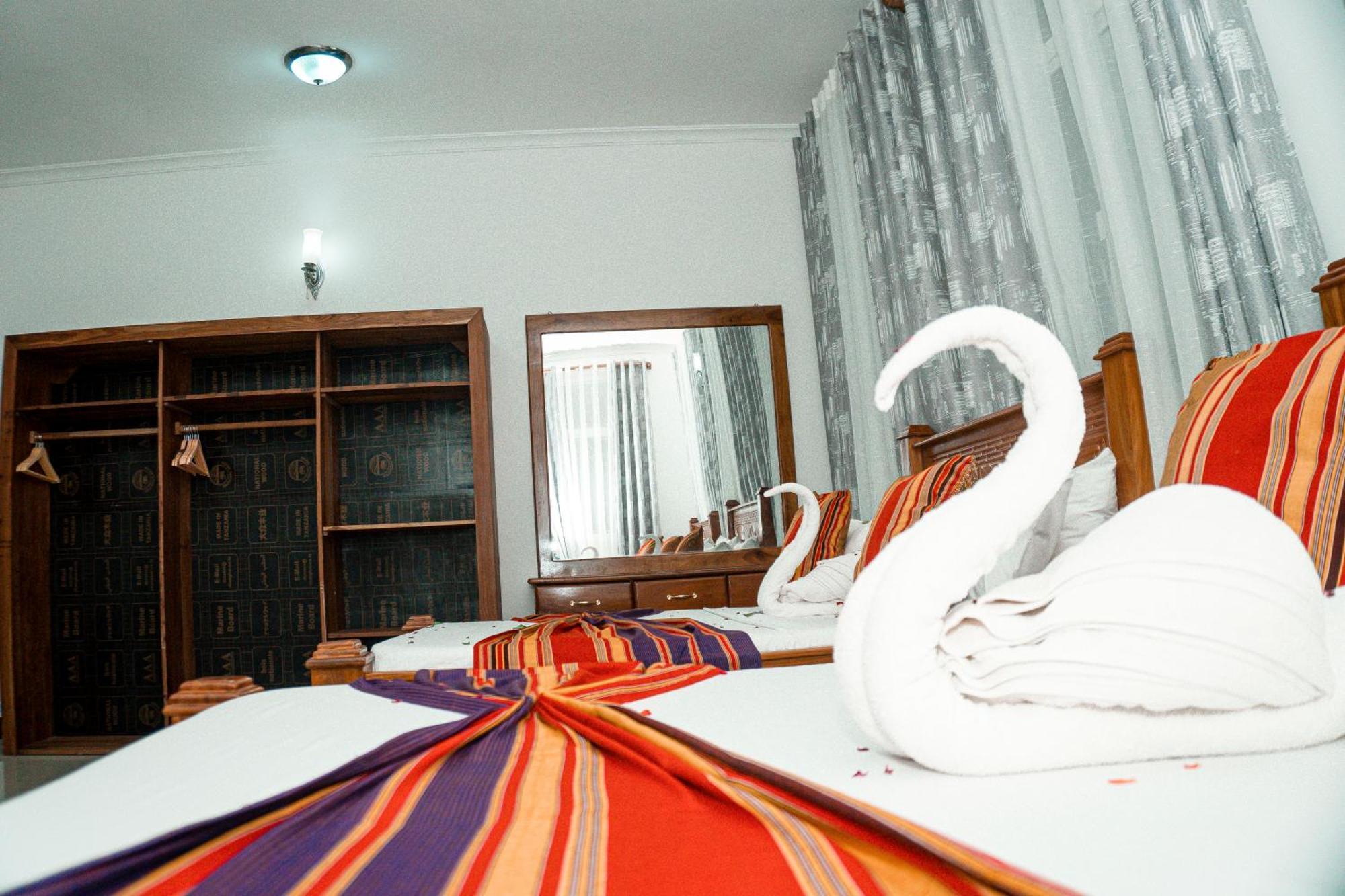 64 Zenj House Luxury Airport B&B Mbweni Exterior foto