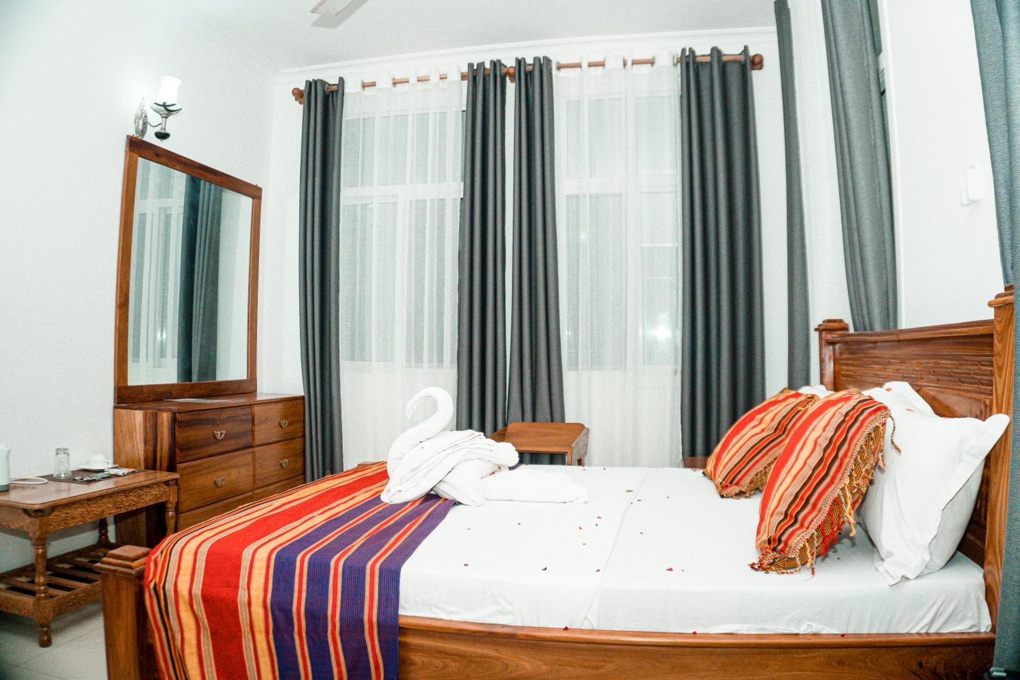 64 Zenj House Luxury Airport B&B Mbweni Exterior foto