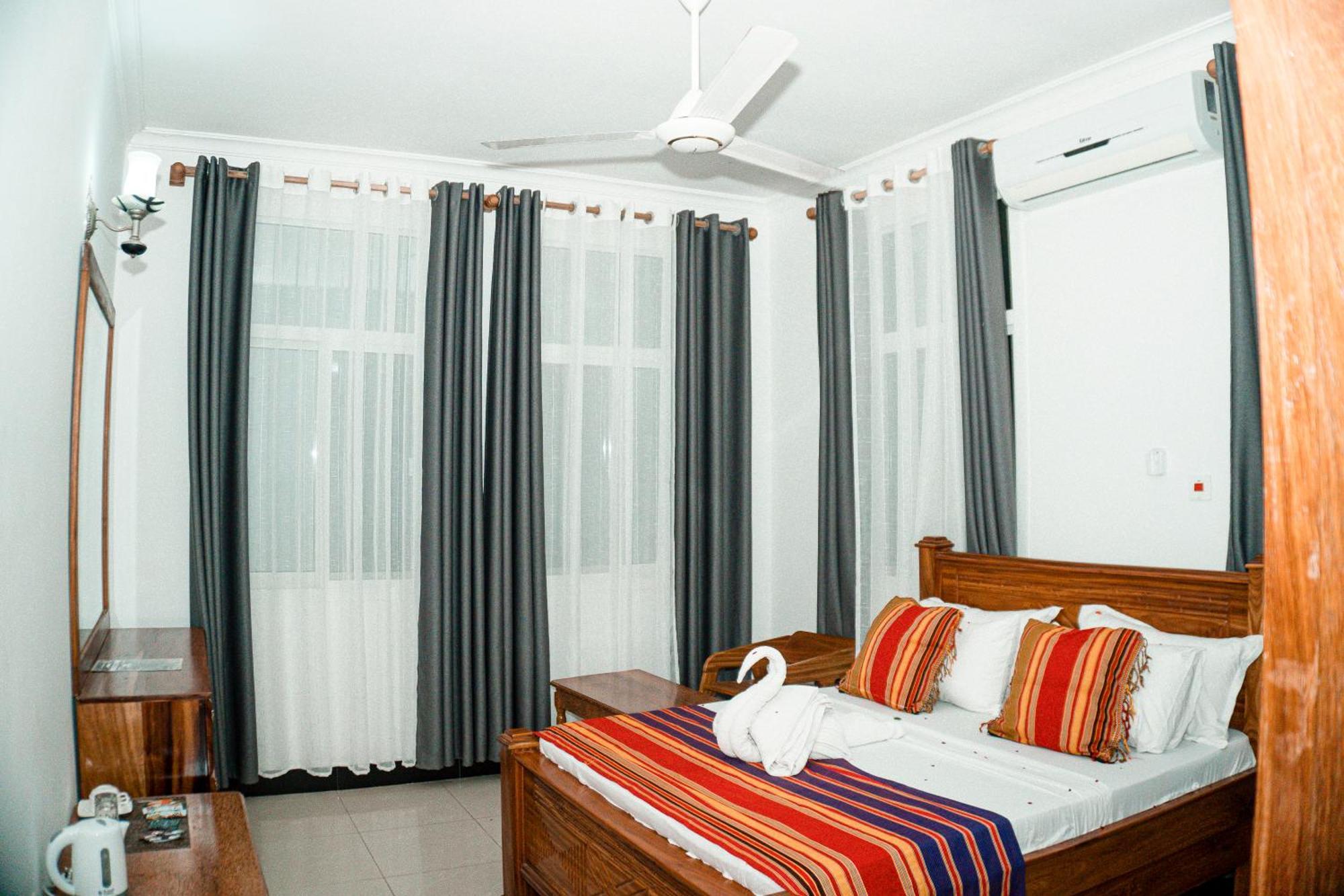 64 Zenj House Luxury Airport B&B Mbweni Exterior foto