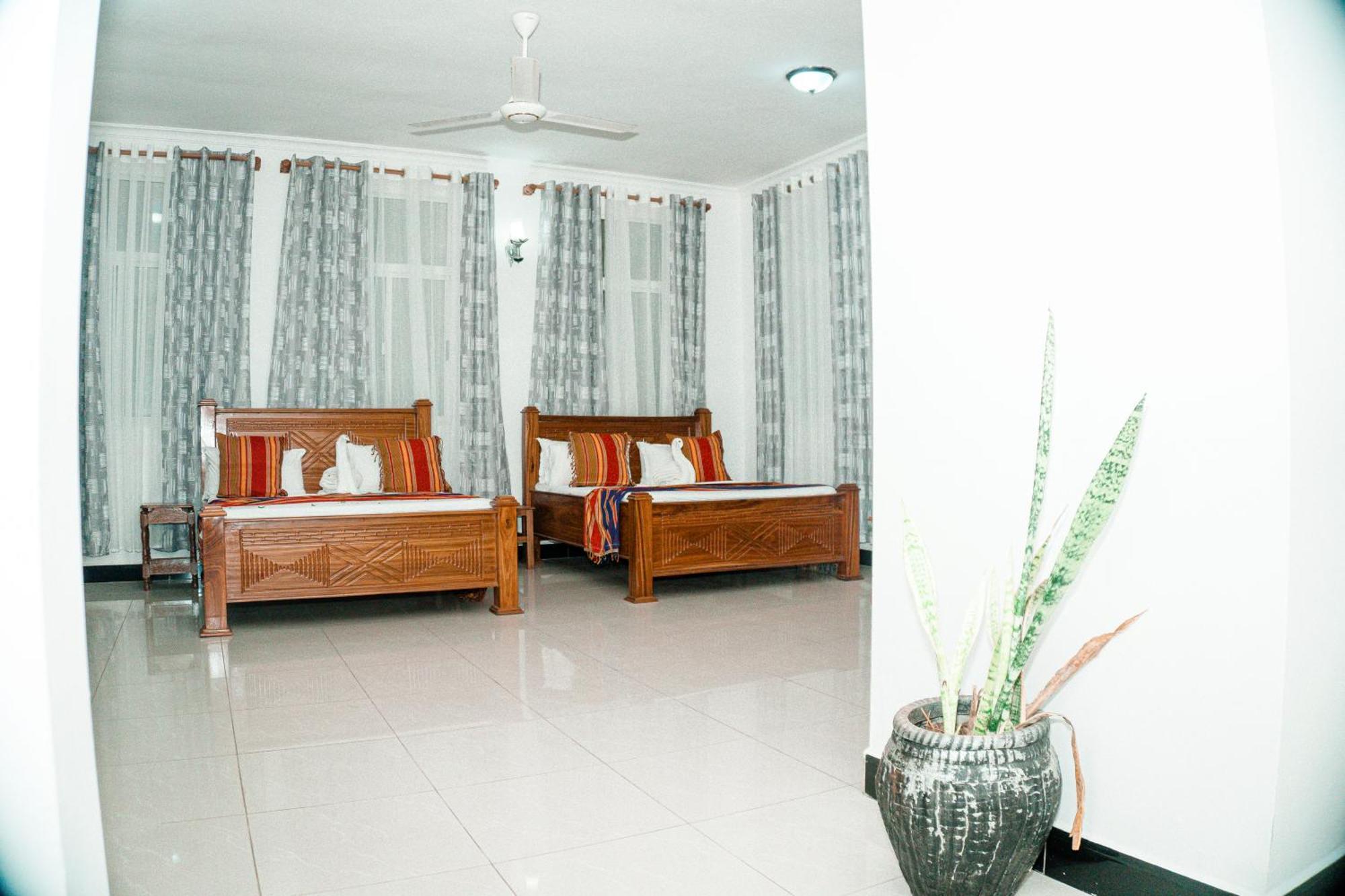 64 Zenj House Luxury Airport B&B Mbweni Exterior foto